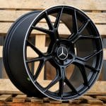 19x8.5 5x112 ET40 66.56 BLACK MACHINED LIP